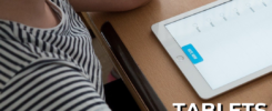 Kind mit Tabletcomputer - Daneben der Schriftzug: Tablets ab Klasse 1 - SPD für digitale Lernmittelfreiheit